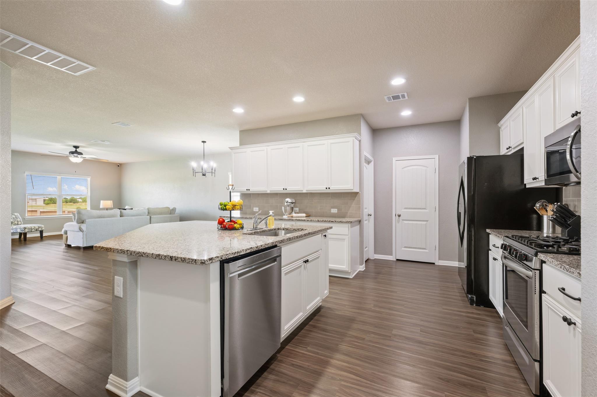316 Shiner LN