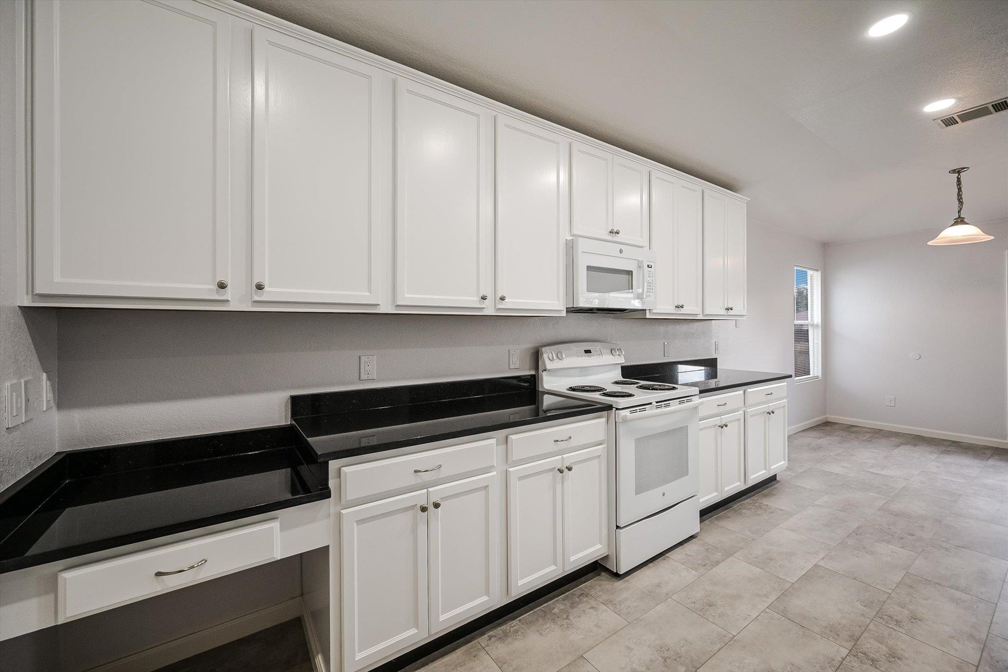 401 Bandara Woods BLVD