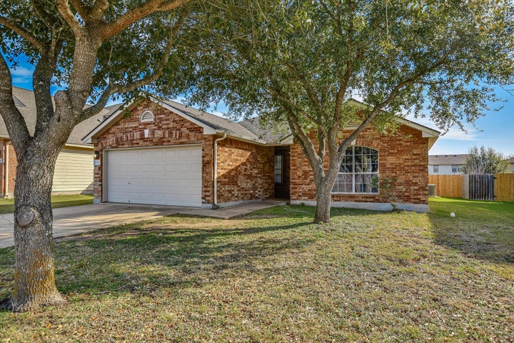Photo 1 of 20 — 401 Bandara Woods BLVD, Elgin, TX 78621