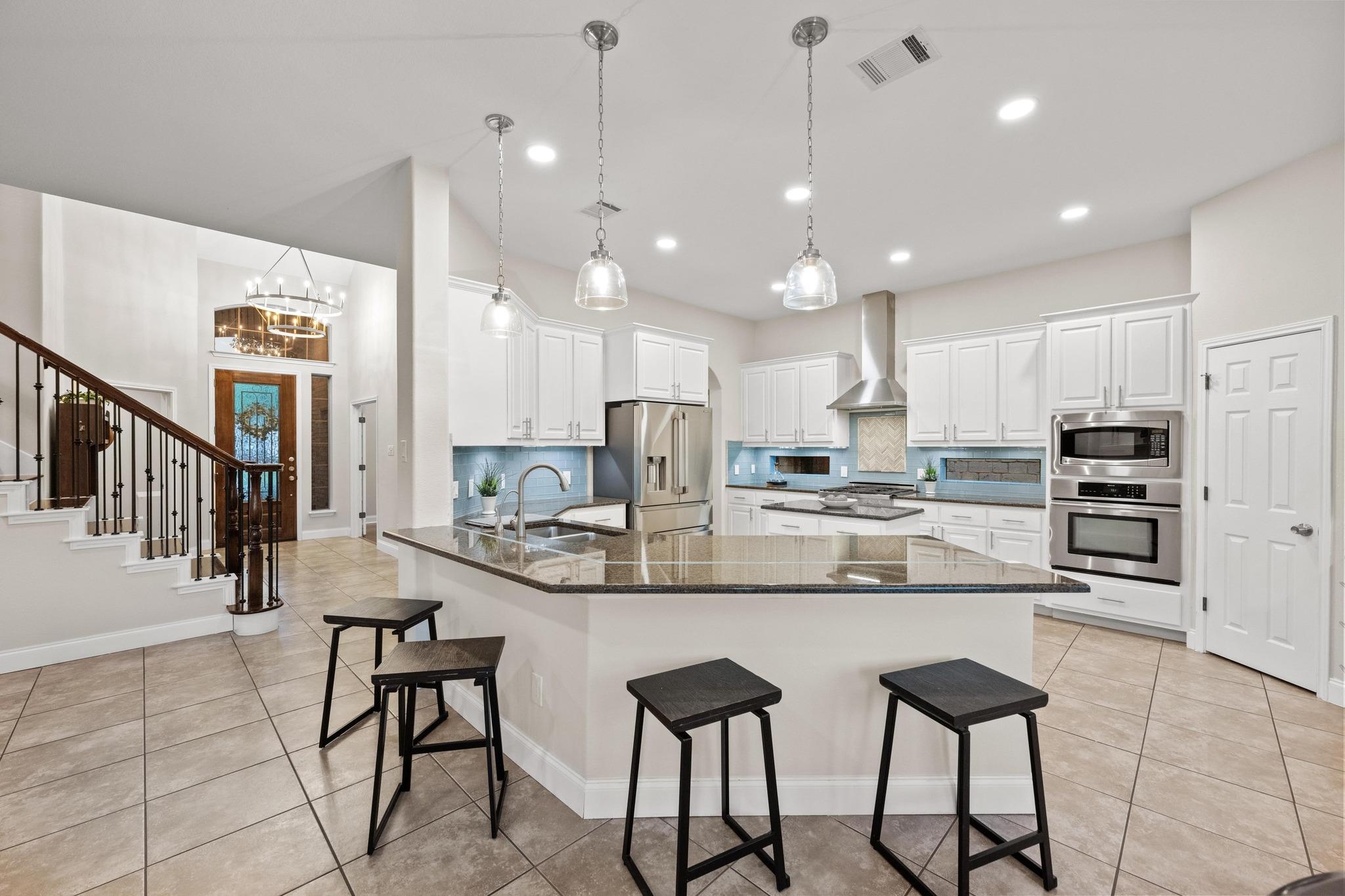 2611 Moray LN