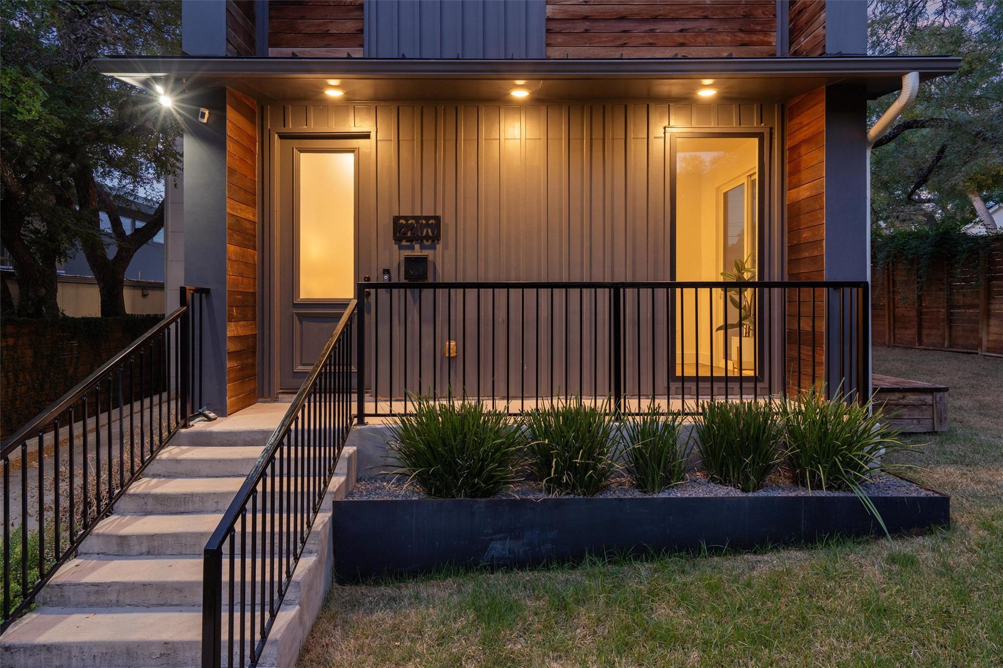 2200 La Casa DR