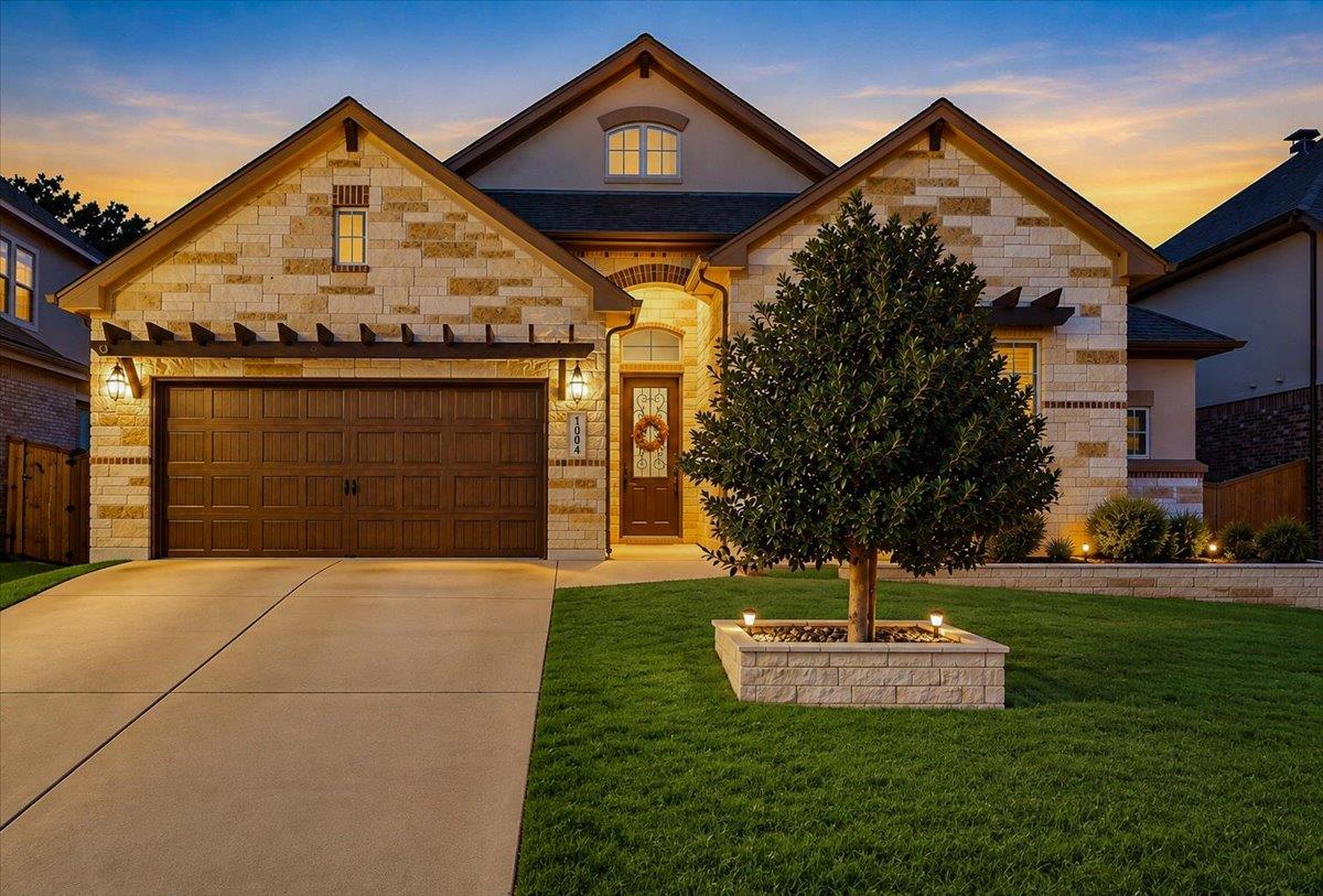 1004 Hezekiah LN
