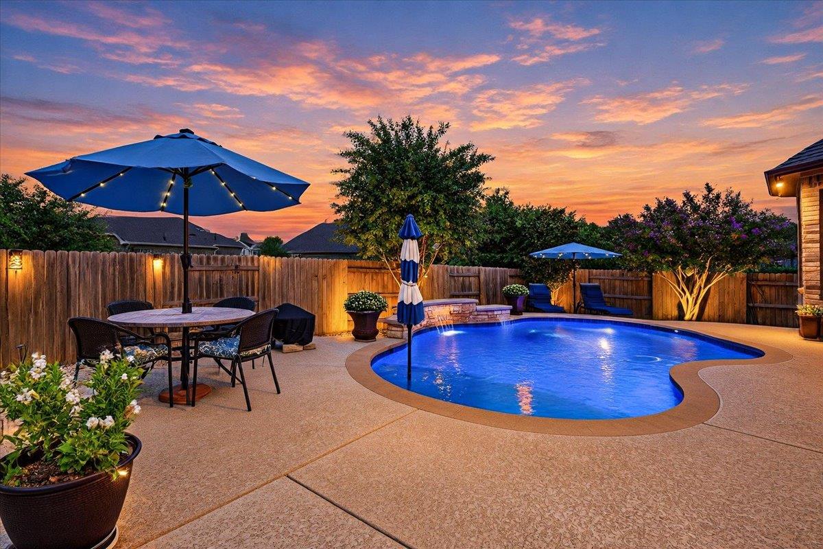 1004 Hezekiah LN