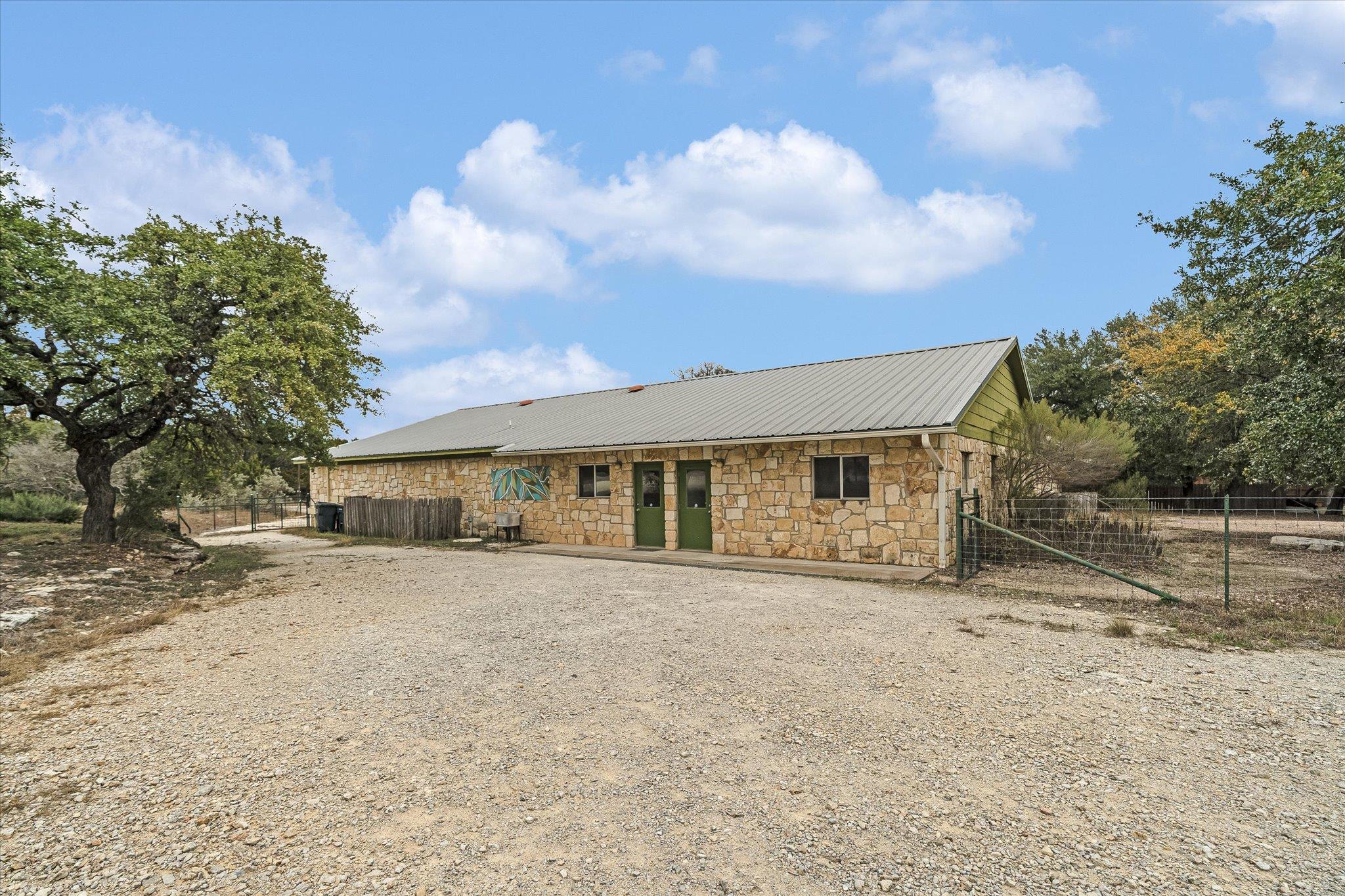 Photo 1 of 20 — 45 La Buena Vista DR, Wimberley, TX 78676