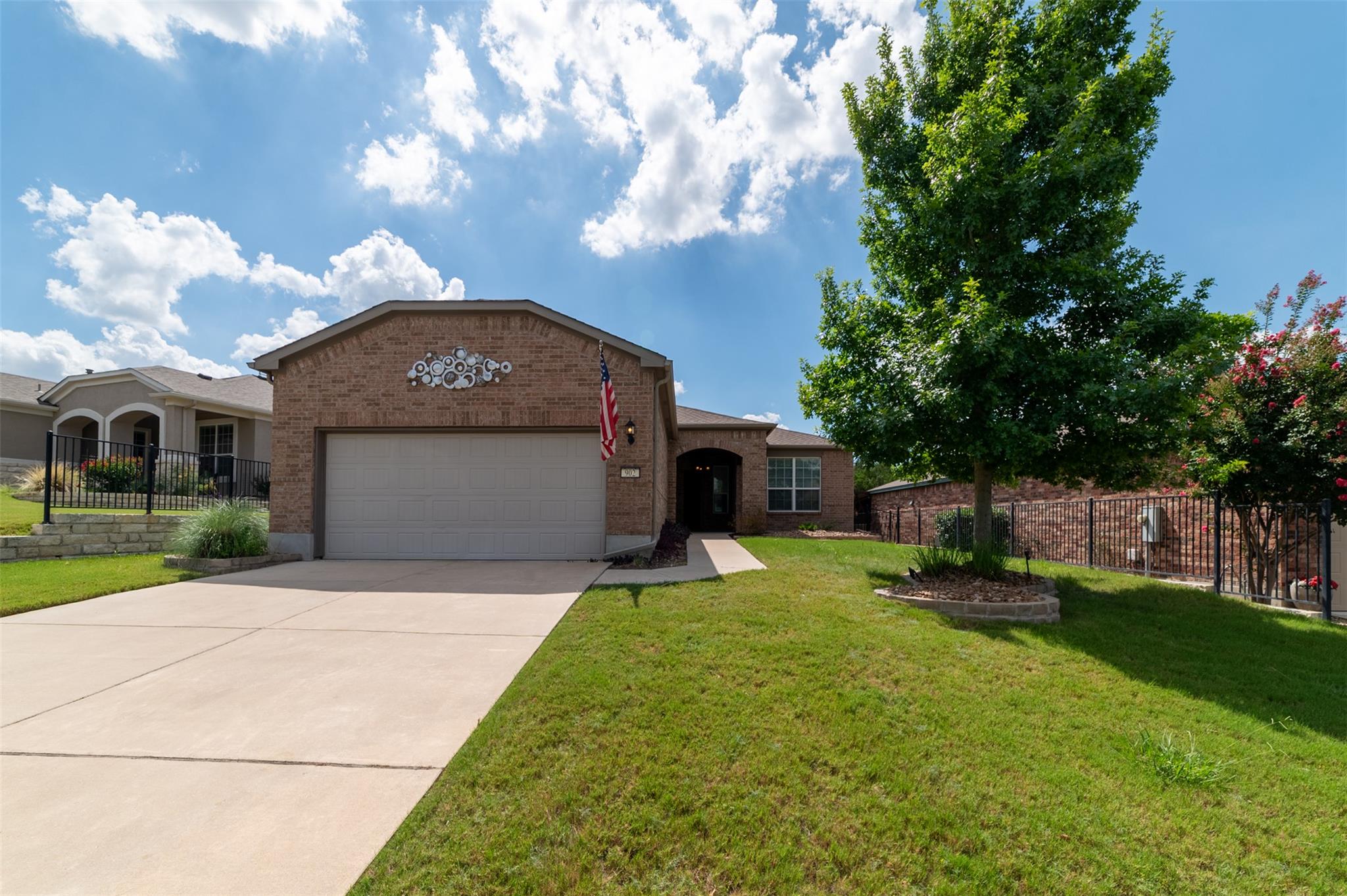 902 Dome Peak LN