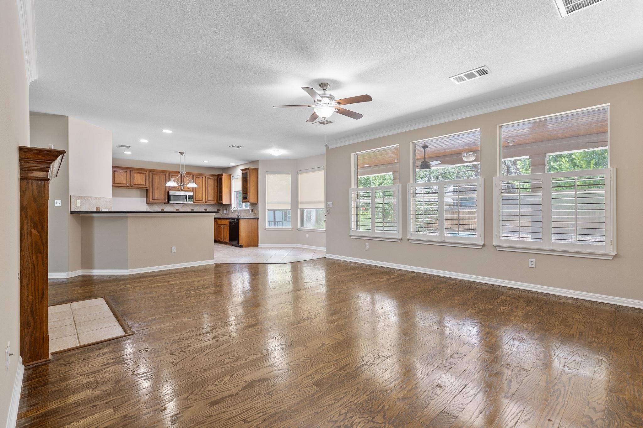 2227 Buena Vista LN