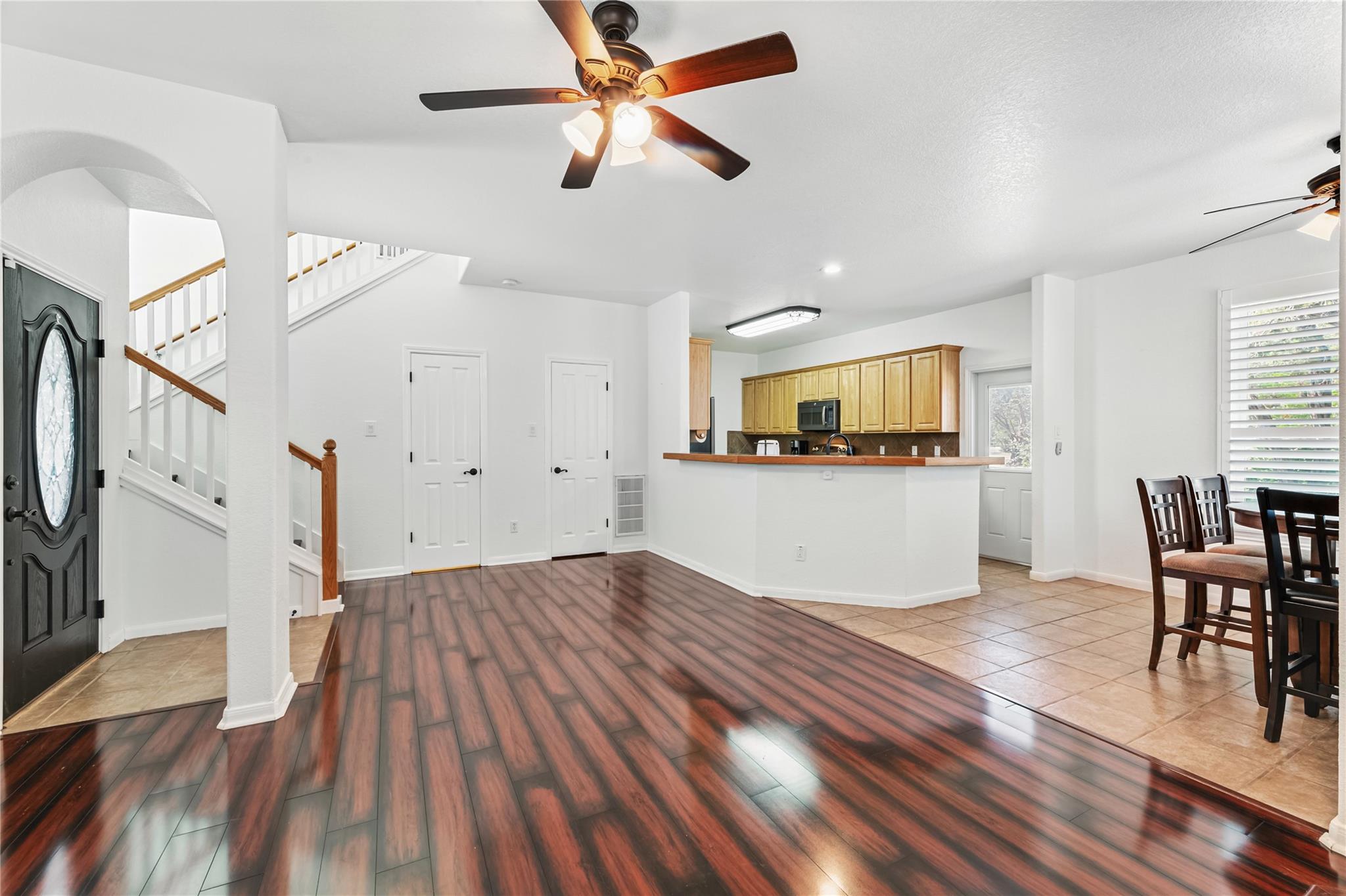 1711 LAKE BLUFF BLF