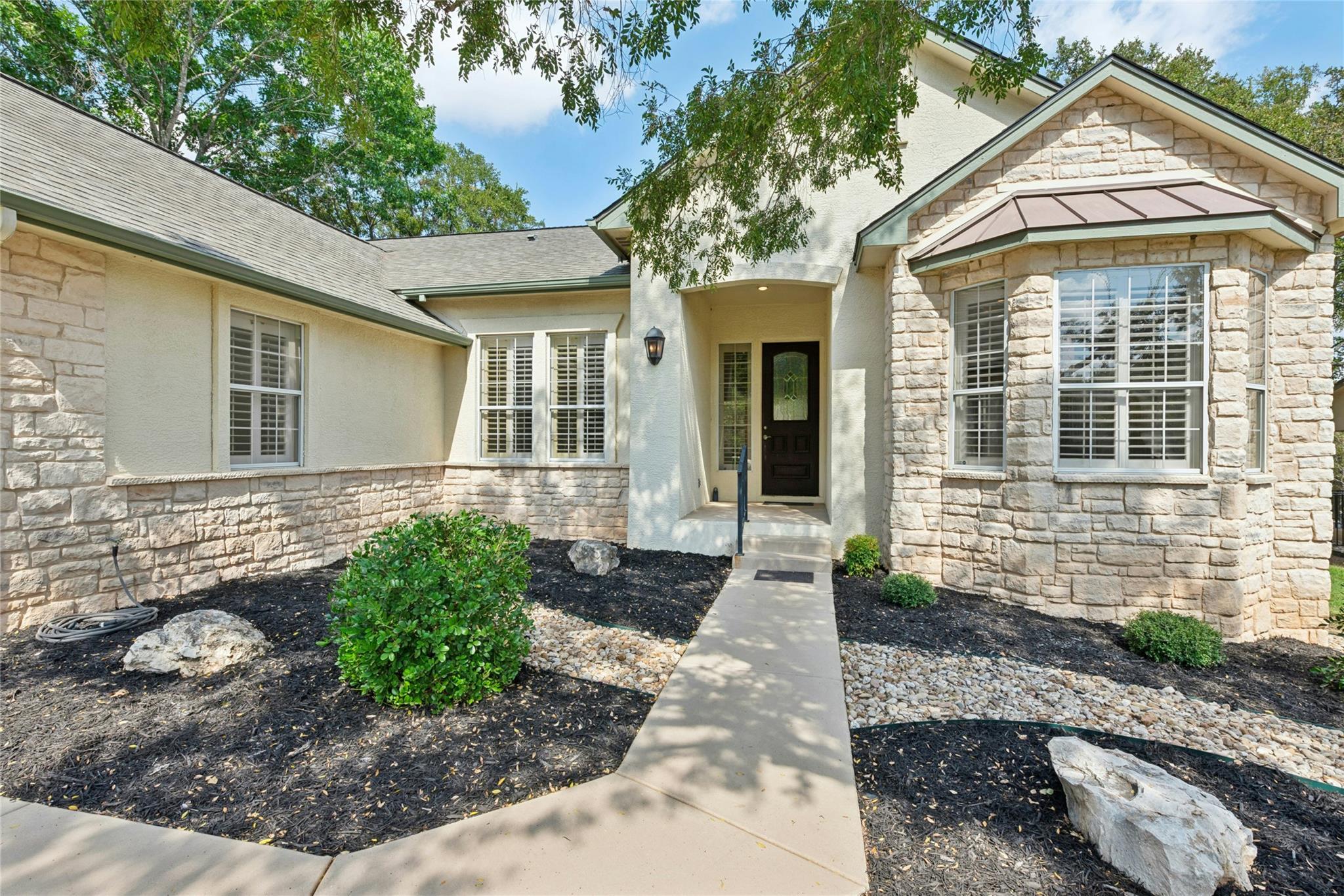 111 Yaupon LN