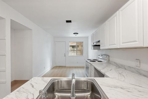 Photo of 1010 Bird Creek DR, Austin, TX 78758 (MLS # 4838605)