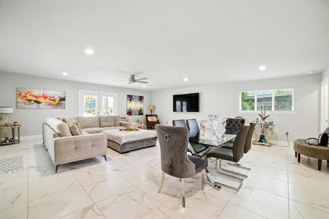 Photo of 3308 Bengston ST, Austin, TX 78702 (MLS # 5084679)