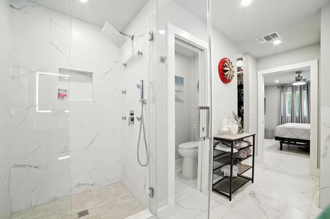 Tiny photo for 3308 Bengston ST, Austin, TX 78702 (MLS # 5084679)