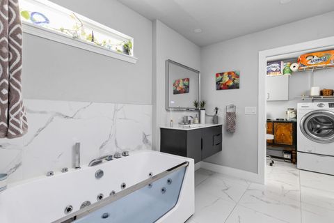 Tiny photo for 3308 Bengston ST, Austin, TX 78702 (MLS # 5084679)