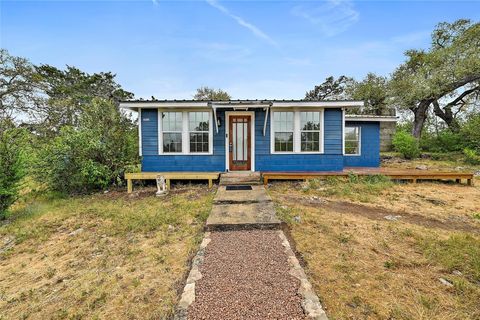 Photo of 18502 E Lakeview DR, Jonestown, TX 78645 (MLS # 3471132)