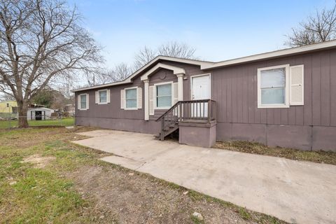 1417 River RD San Marcos TX 78666