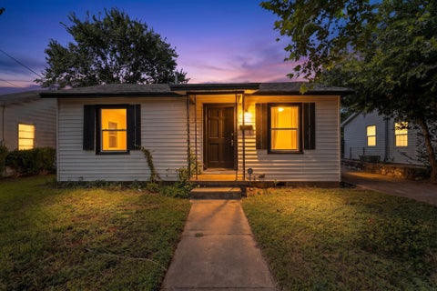 Photo of 4703 Leslie Ave, Austin, TX 78721 (MLS # 9527274)