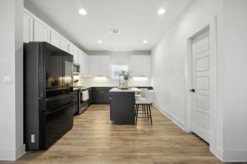 Tiny photo for 9115 Looksee LN, Austin, TX 78744 (MLS # 8402256)