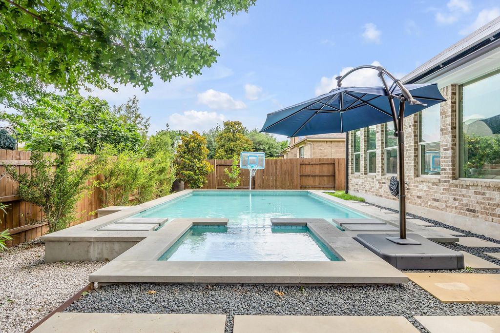Photo of 2421 Turtle Mountain BND, Austin, TX 78748 (MLS # 1280782)