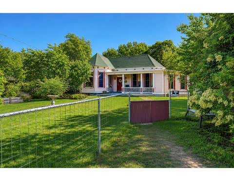 Photo of 905 S Walnut ST, Georgetown, TX 78626 (MLS # 8731625)