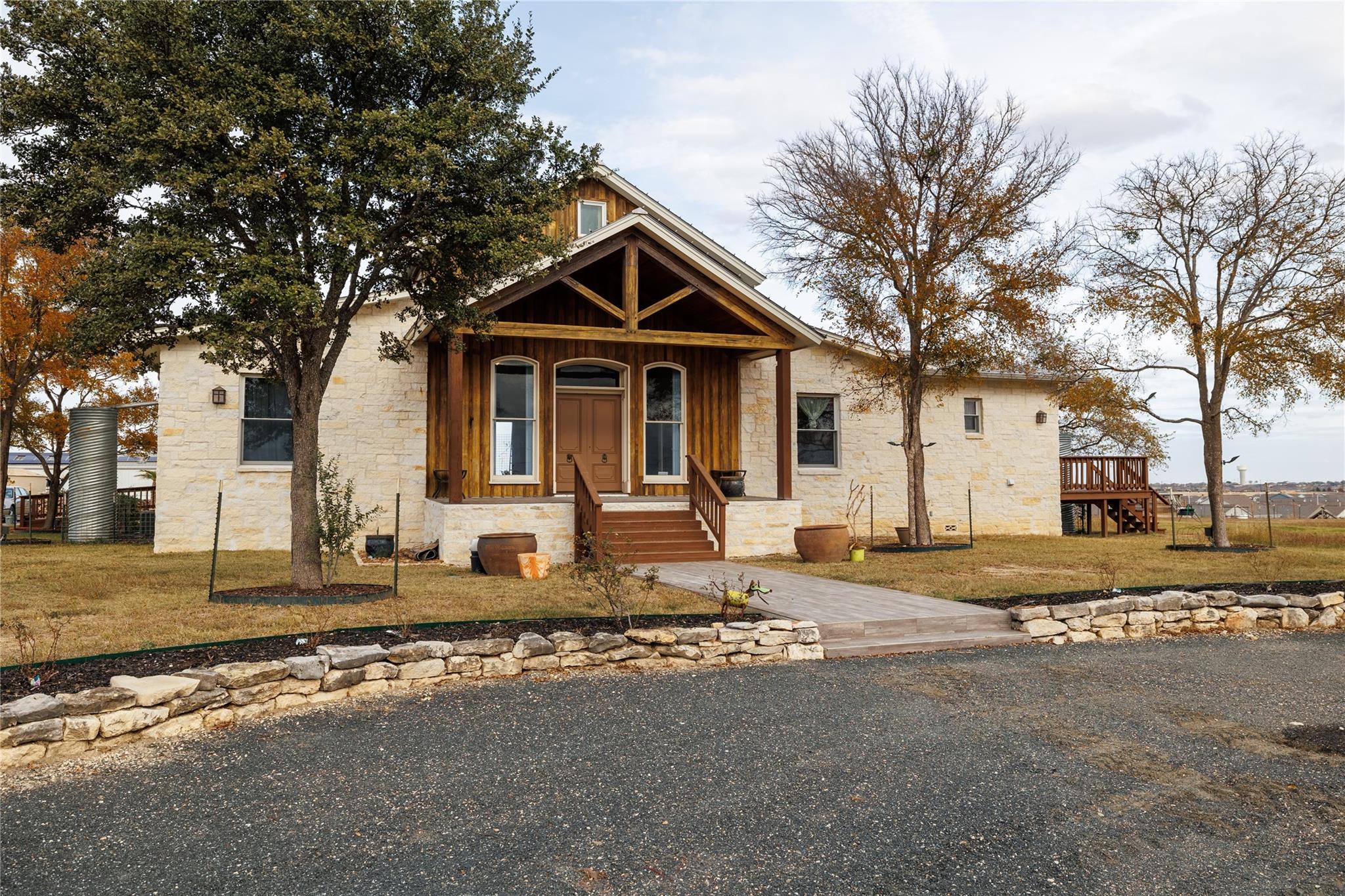 1440 W Klein RD