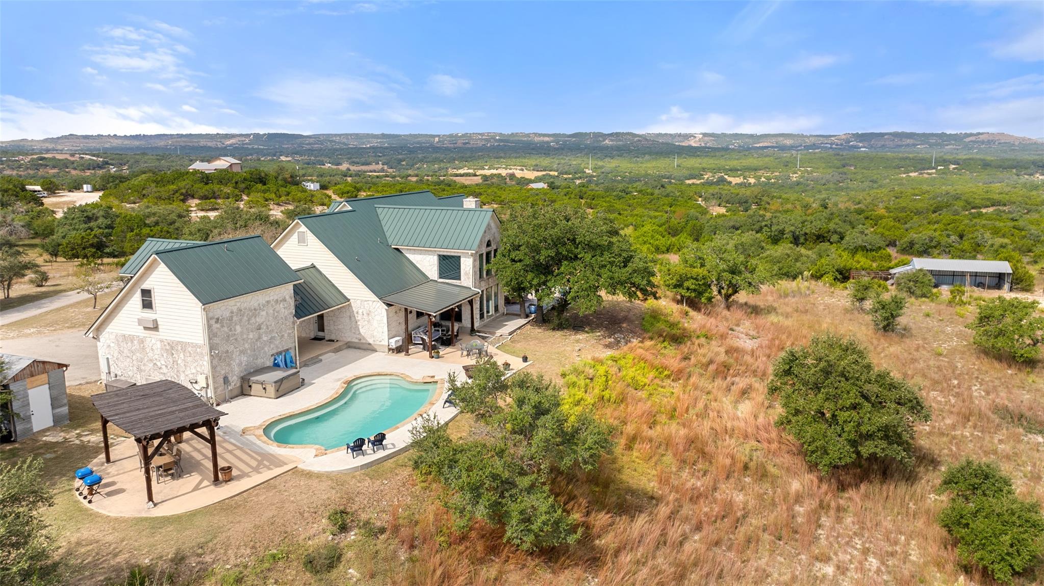3108 Rolling Hills RD