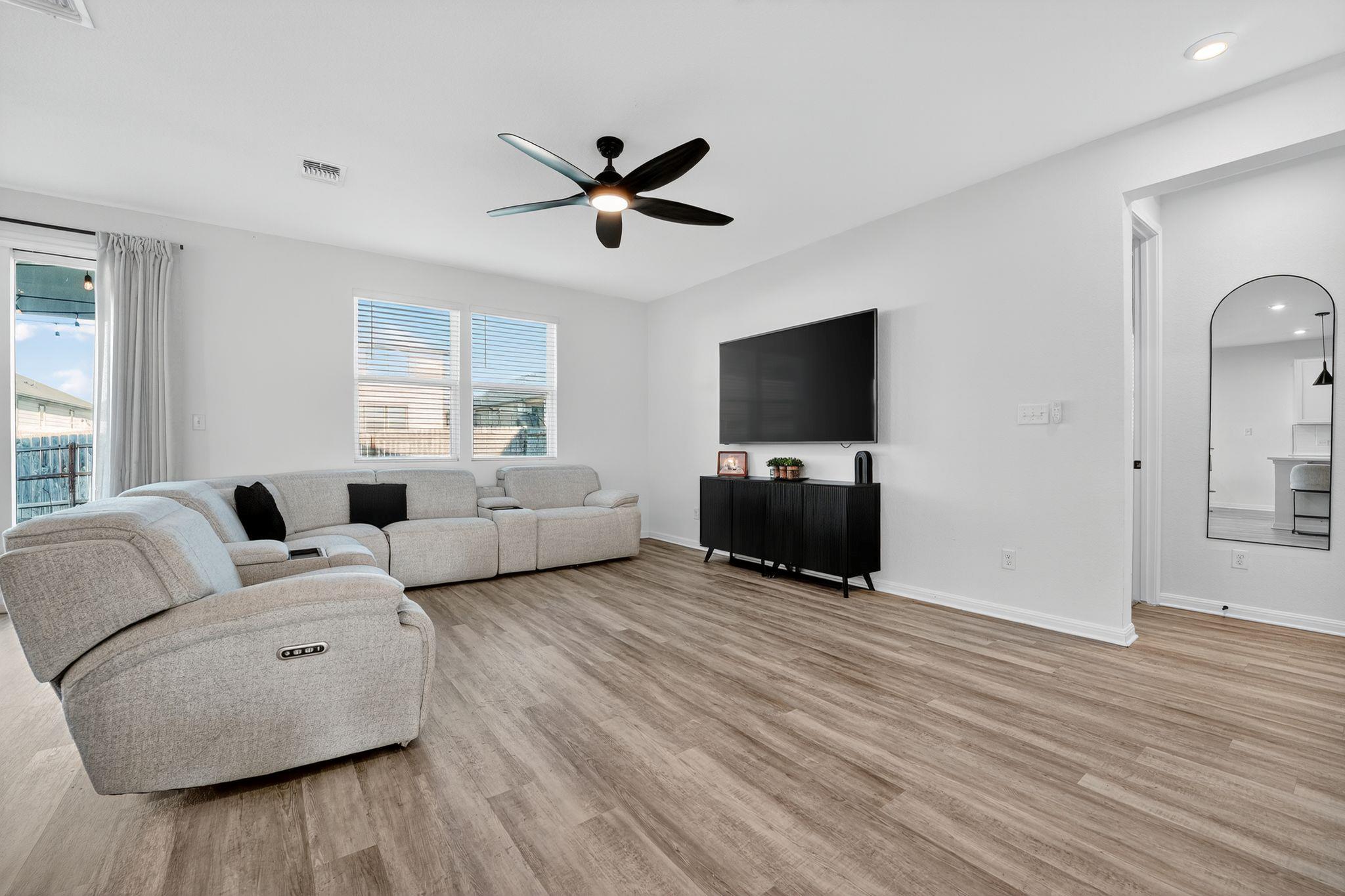 637 Seabiscuit DR