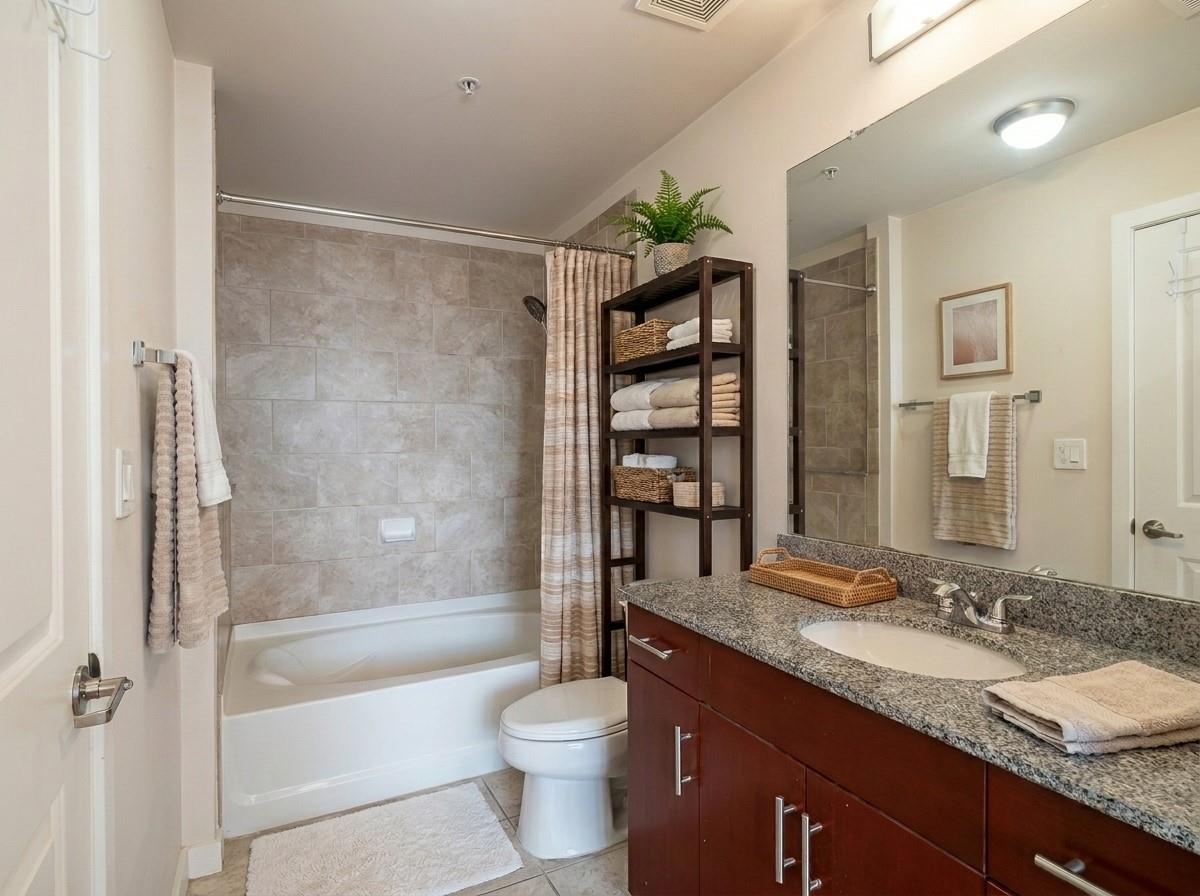 360 Nueces ST 2110