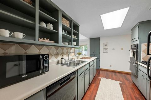 Tiny photo for 4610 S 1st ST, Austin, TX 78745 (MLS # 9173193)