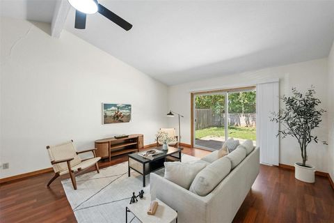 4610 S 1st ST Austin TX 78745