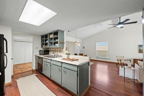 Tiny photo for 4610 S 1st ST, Austin, TX 78745 (MLS # 9173193)