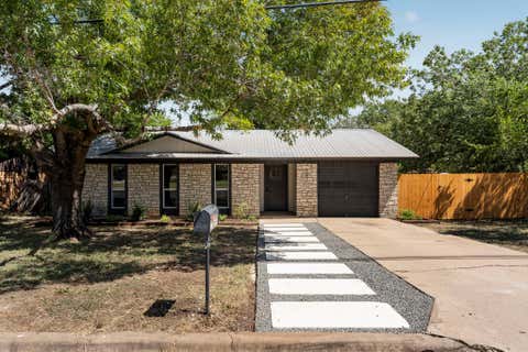 Photo of 1001 W 17th ST, Georgetown, TX 78626 (MLS # 9729466)