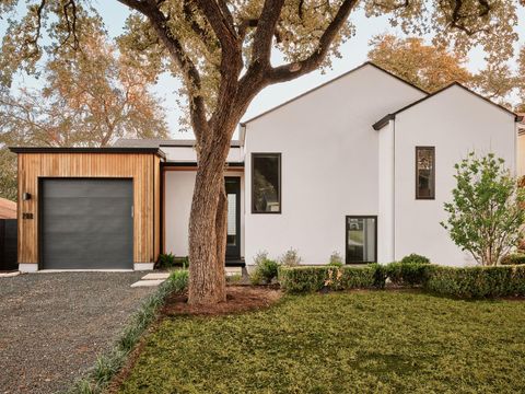 Photo of 208 El Paso ST, Austin, TX 78704 (MLS # 9287375)