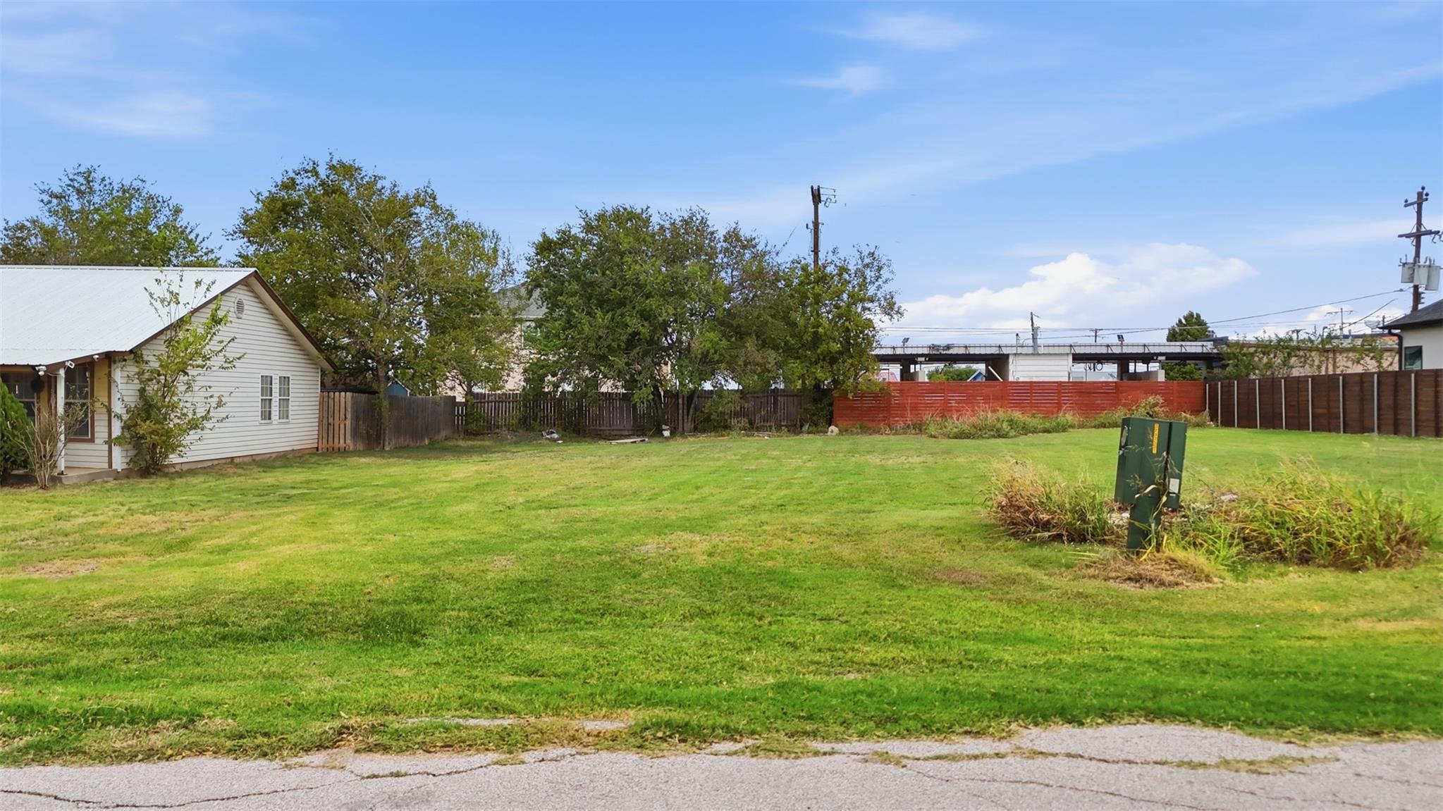 307 W Lane Ave