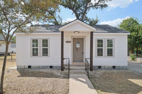 204 N Avenue B Elgin TX 78621