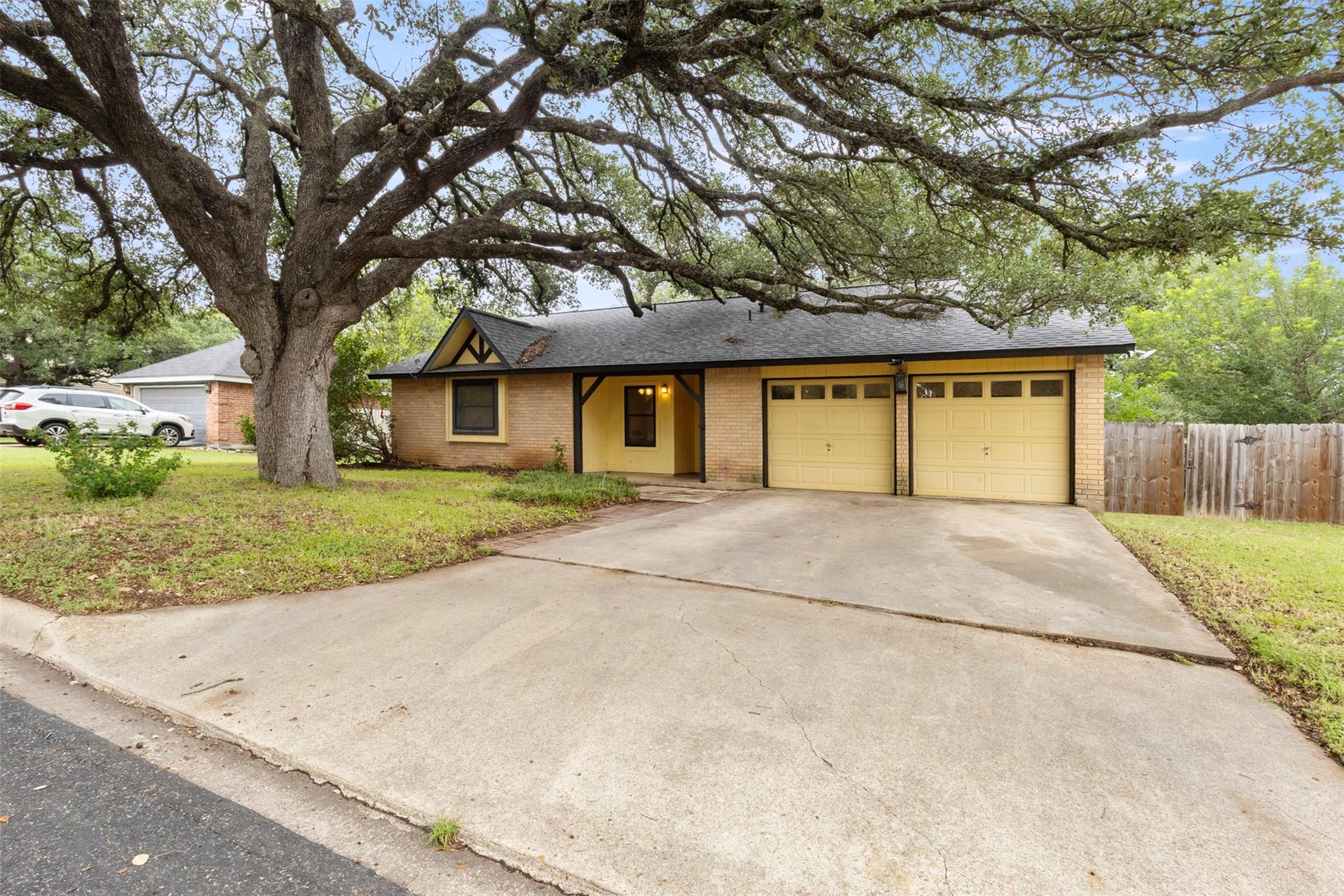 602 Woodview DR