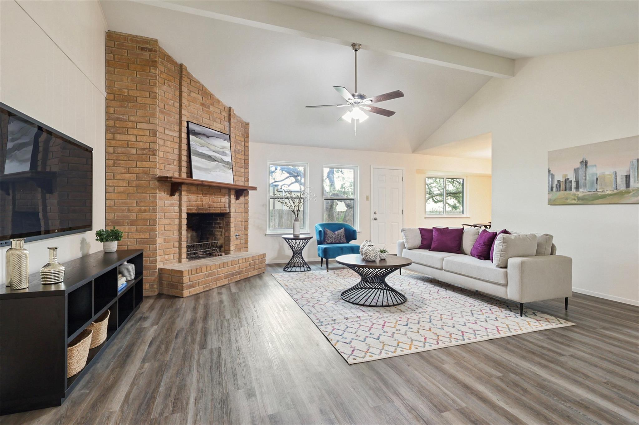 602 Woodview DR