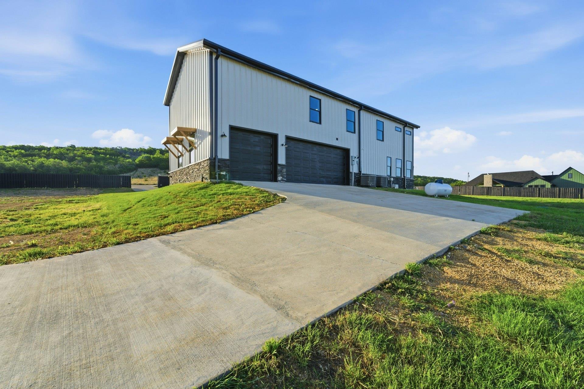 1244 Hadley LN