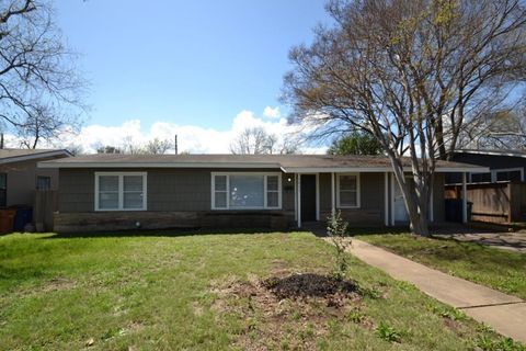 Photo of 1211 Ridgemont DR, Austin, TX 78723 (MLS # 8035546)
