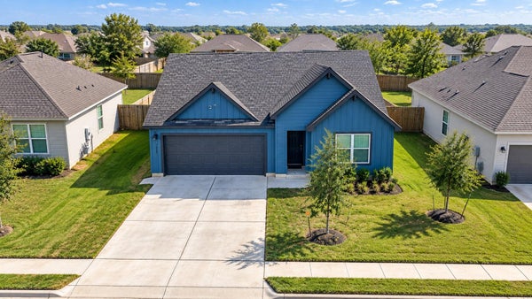 1823 WINDSOR BLVD, LOCKHART, TX 78644 - Image bc7777cc2c2308510541d33b439fbb06/382520586