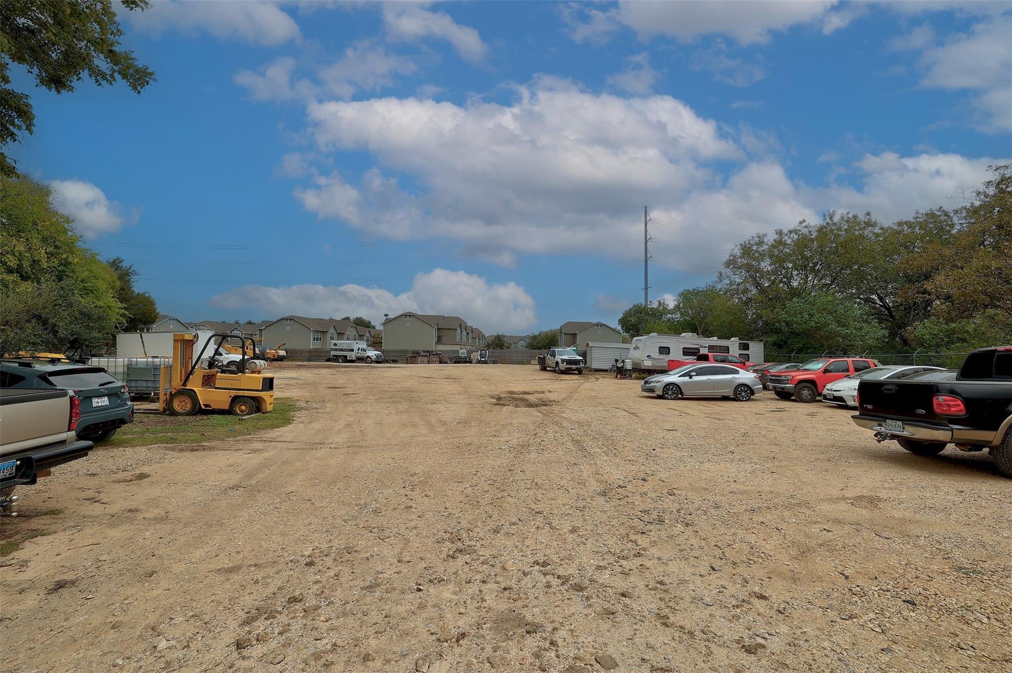 2405 Gardenia DR
