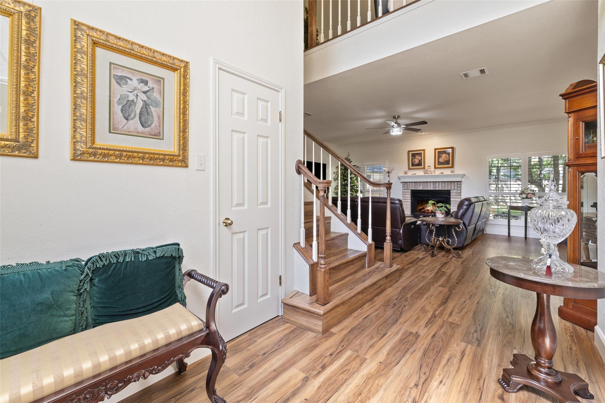 1004 Oaklands DR