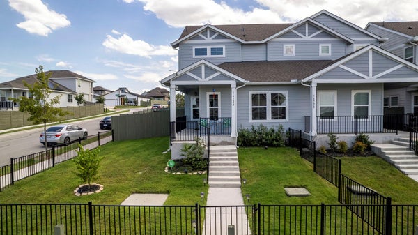 16722 SONOMA BREEZE DR, MANOR, TX 78653 - Image bce1125b028c46dd172b50af856ea2cf/73275890