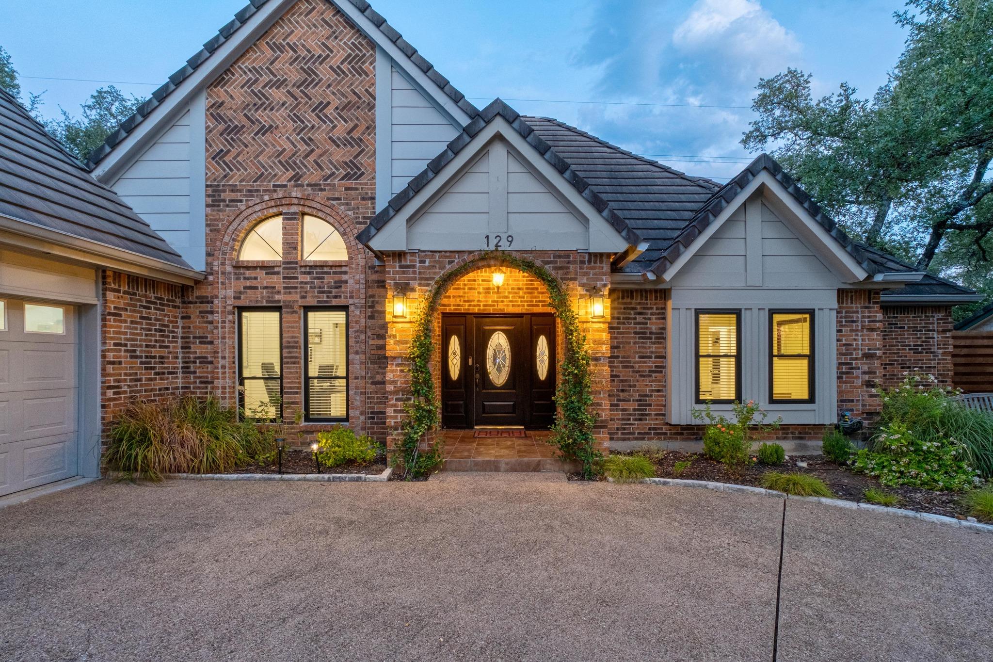 129 CREST VIEW DR