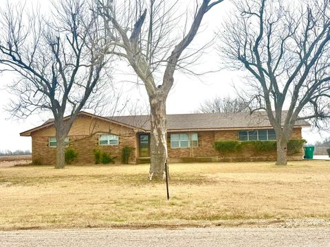 1204 E Lake DR Taylor TX 76574