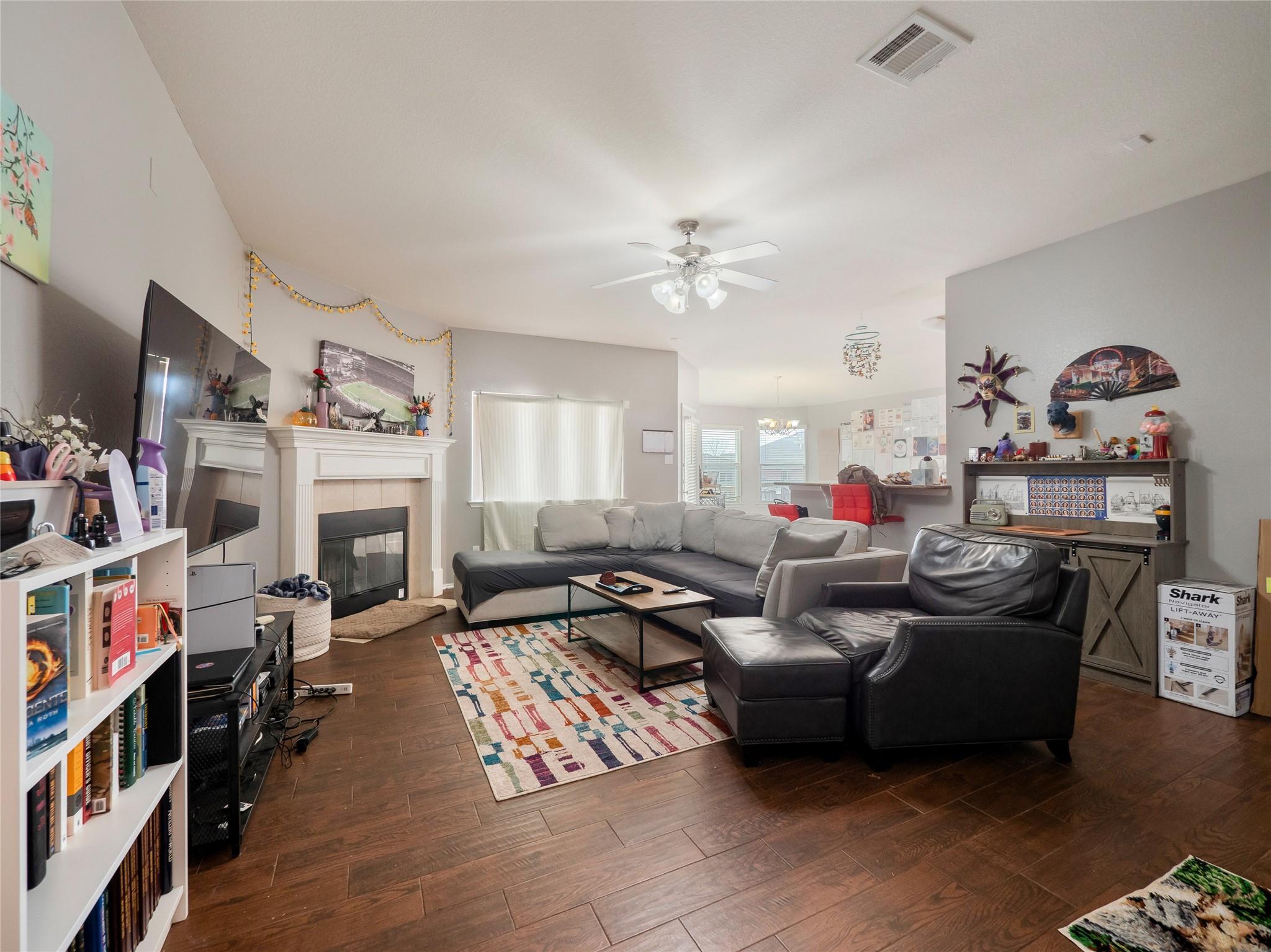 6200 Suellen LN