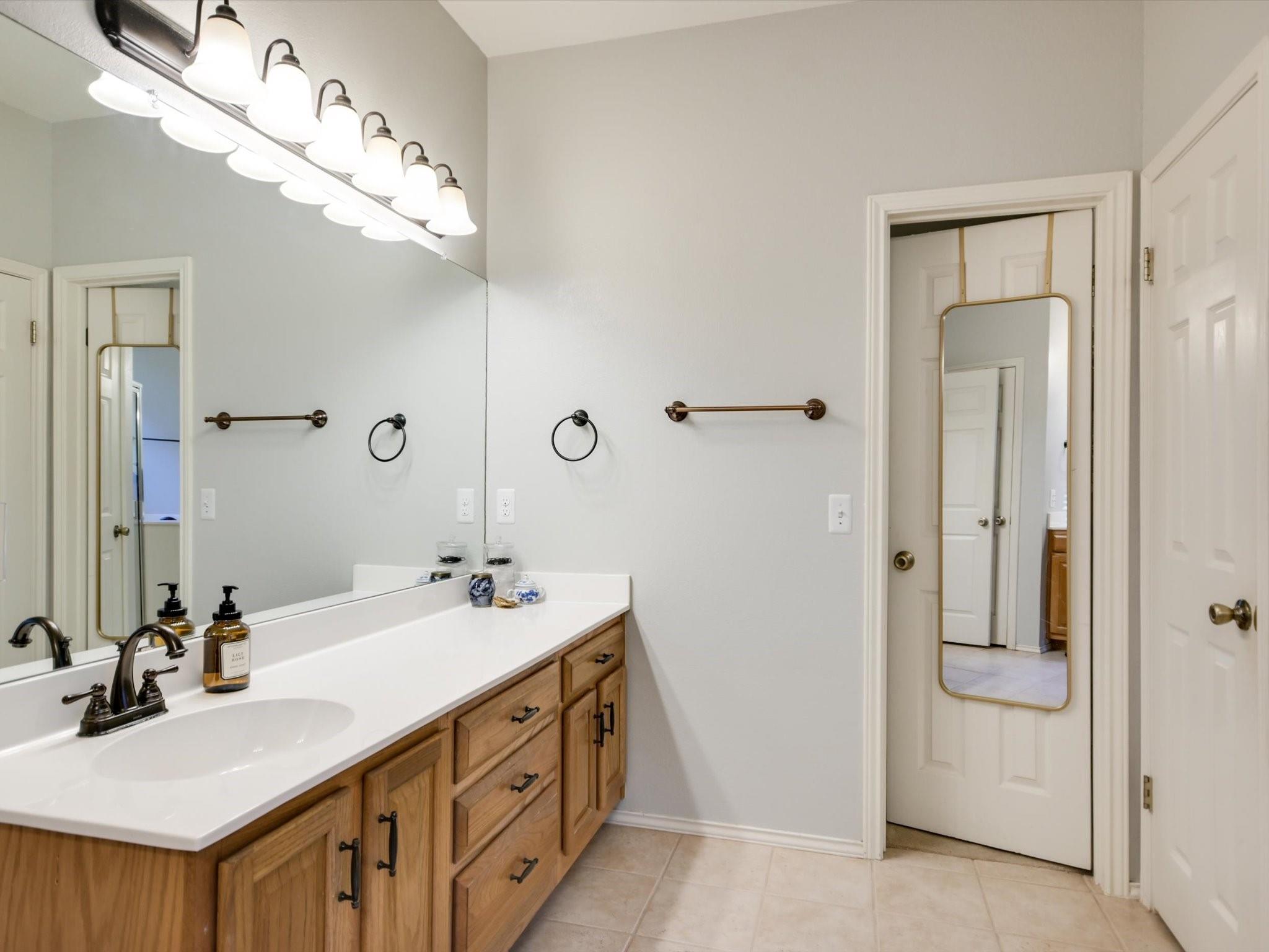 Austin, Texas 78735, United States, 4 Bedrooms Bedrooms, ,2 BathroomsBathrooms,Residential,Pending,40961