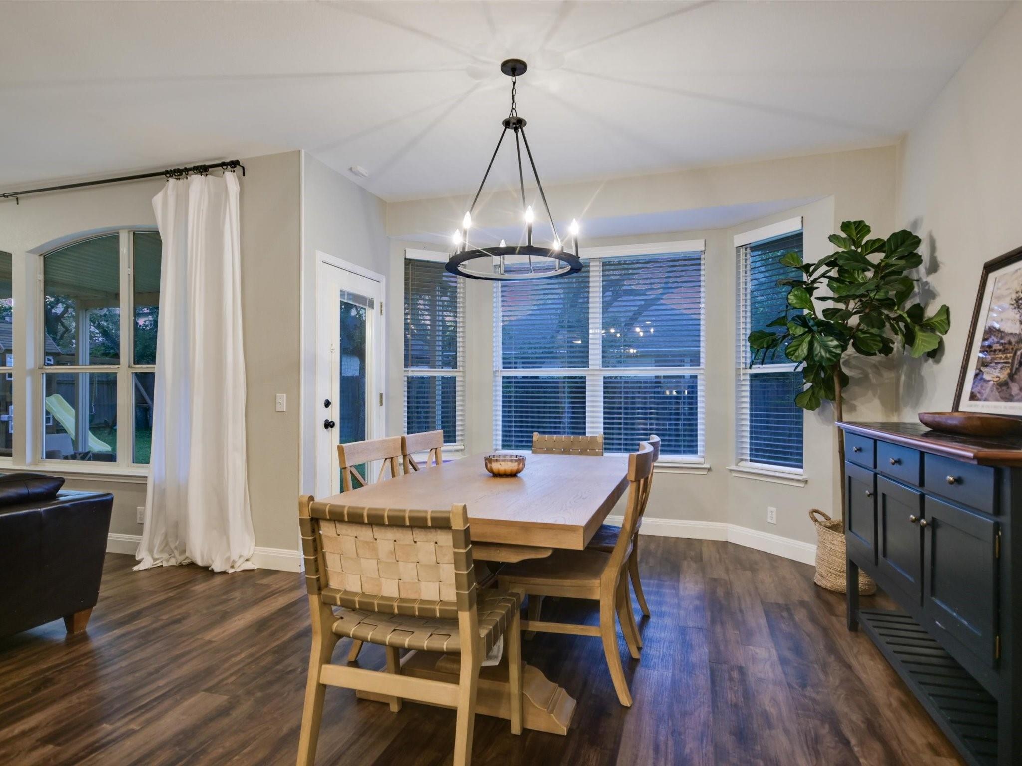 Austin, Texas 78735, United States, 4 Bedrooms Bedrooms, ,2 BathroomsBathrooms,Residential,Pending,40961