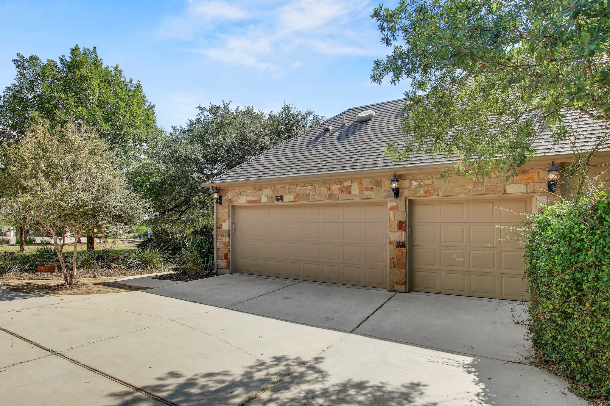 272 Pine Post CV