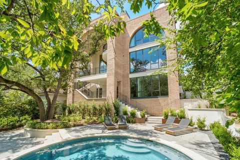 Photo of 4500 River Wood CT, Austin, TX 78731 (MLS # 8333655)