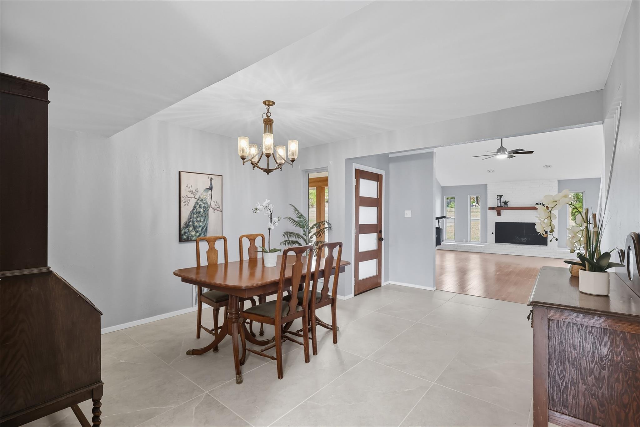 2000 Gabriel View DR