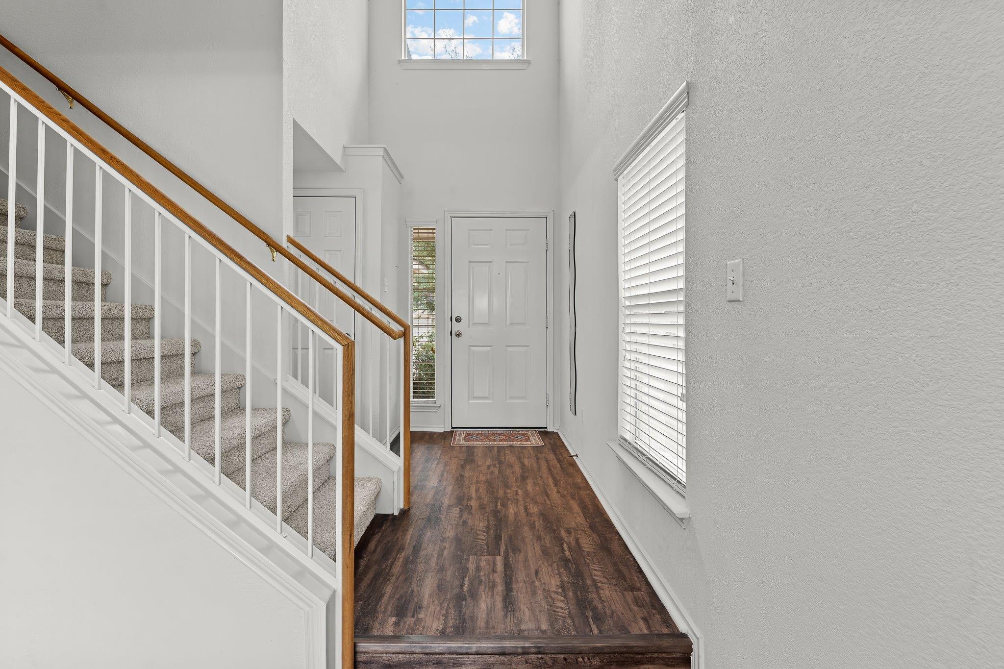 1517 Fern Ridge LN